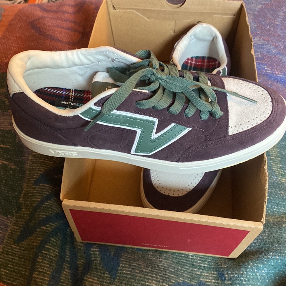 NWT comfycush vans